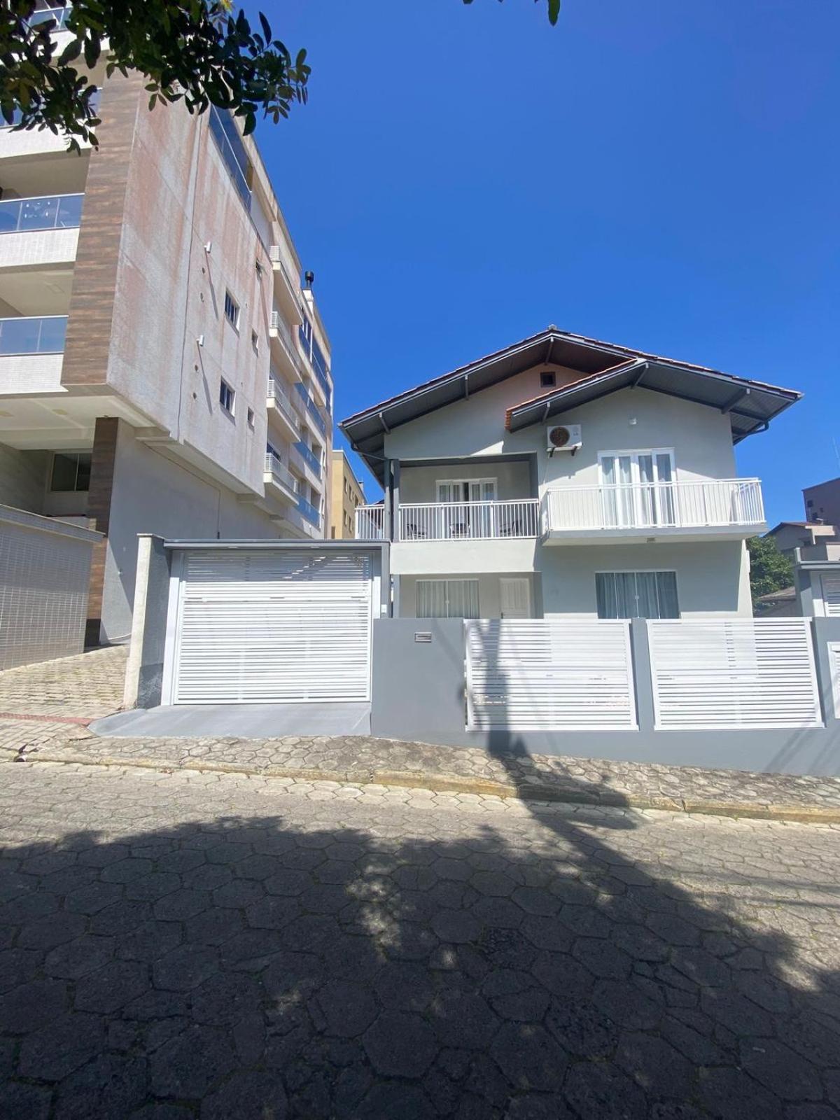 Casa Ampla No Centro, Piso Terreo Ou Superior Villa Bombinhas Eksteriør billede